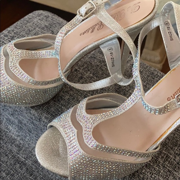 Ladies - Picture 1 of 1